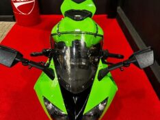 KAWASAKI ZX 10 R NINJA /2008 EXCLUSIVO VEÍCULOS SANTA CRUZ DO SUL / Carros no Vale