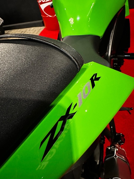KAWASAKI ZX 10 R NINJA /2008 EXCLUSIVO VEÍCULOS SANTA CRUZ DO SUL / Carros no Vale