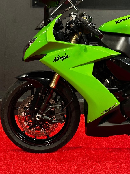 KAWASAKI ZX 10 R NINJA /2008 EXCLUSIVO VEÍCULOS SANTA CRUZ DO SUL / Carros no Vale