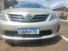 TOYOTA COROLLA 1.8 GLI 16V FLEX 4P AUTOMÁTICO 2013/2014 ADRIANO VEÍCULOS CRUZEIRO DO SUL / Carros no Vale