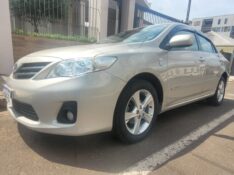 TOYOTA COROLLA 1.8 GLI 16V FLEX 4P AUTOMÁTICO 2013/2014 ADRIANO VEÍCULOS CRUZEIRO DO SUL / Carros no Vale