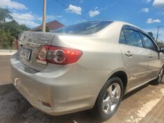 TOYOTA COROLLA 1.8 GLI 16V FLEX 4P AUTOMÁTICO 2013/2014 ADRIANO VEÍCULOS CRUZEIRO DO SUL / Carros no Vale