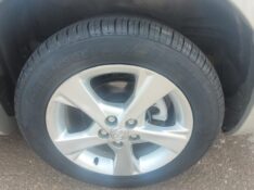 TOYOTA COROLLA 1.8 GLI 16V FLEX 4P AUTOMÁTICO 2013/2014 ADRIANO VEÍCULOS CRUZEIRO DO SUL / Carros no Vale