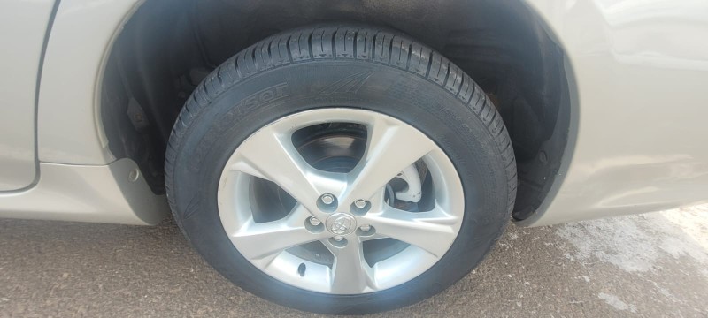 TOYOTA COROLLA 1.8 GLI 16V FLEX 4P AUTOMÁTICO 2013/2014 ADRIANO VEÍCULOS CRUZEIRO DO SUL / Carros no Vale