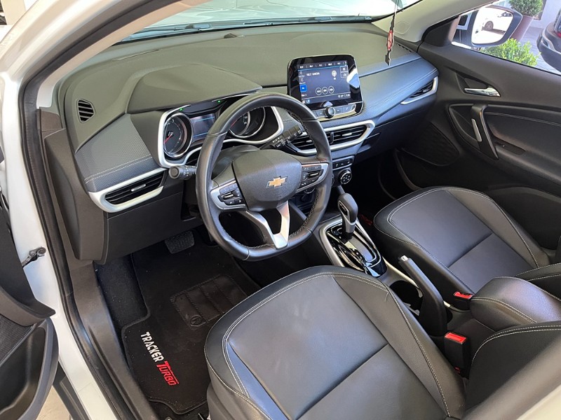CHEVROLET TRACKER 1.4 16V PREMIER TURBO FLEX 4P AUTOMÁTICO 2023/2023 BOSCO AUTOMÓVEIS GUAPORÉ / Carros no Vale