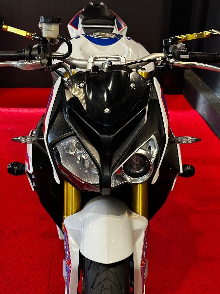 BMW MOTOS S 1000 R /2018 EXCLUSIVO VEÍCULOS SANTA CRUZ DO SUL / Carros no Vale