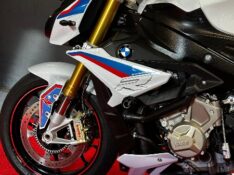 BMW MOTOS S 1000 R /2018 EXCLUSIVO VEÍCULOS SANTA CRUZ DO SUL / Carros no Vale