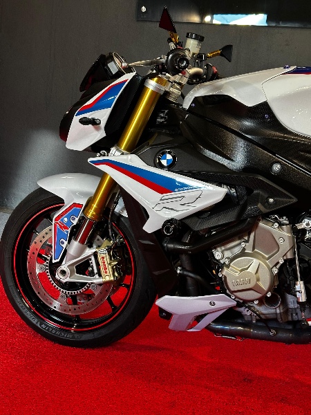 BMW MOTOS S 1000 R /2018 EXCLUSIVO VEÍCULOS SANTA CRUZ DO SUL / Carros no Vale