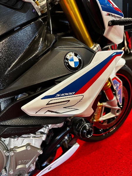 BMW MOTOS S 1000 R /2018 EXCLUSIVO VEÍCULOS SANTA CRUZ DO SUL / Carros no Vale