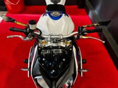 BMW MOTOS S 1000 R /2018 EXCLUSIVO VEÍCULOS SANTA CRUZ DO SUL / Carros no Vale