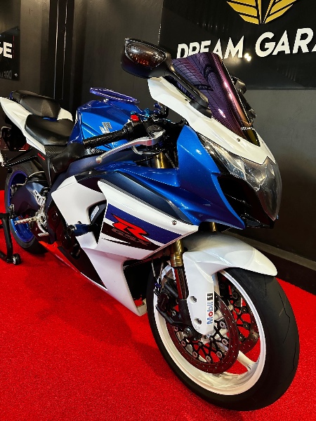 SUZUKI MOTOS GSX R 1000 SRAD /2013 EXCLUSIVO VEÍCULOS SANTA CRUZ DO SUL / Carros no Vale