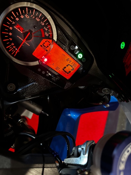 SUZUKI MOTOS GSX R 1000 SRAD /2013 EXCLUSIVO VEÍCULOS SANTA CRUZ DO SUL / Carros no Vale