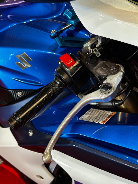 SUZUKI MOTOS GSX R 1000 SRAD /2013 EXCLUSIVO VEÍCULOS SANTA CRUZ DO SUL / Carros no Vale