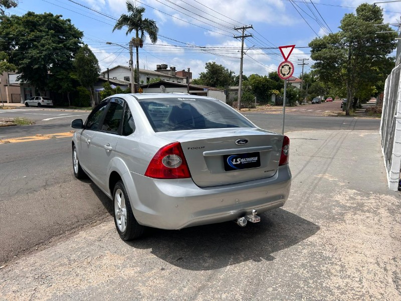 FORD FOCUS SEDAN 2.0 16V/2.0 16V FLEX 4P AUT. 2013/2013 LS MULTIMARCAS VENÂNCIO AIRES / Carros no Vale