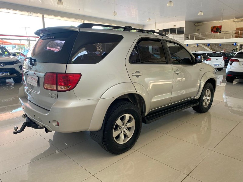 TOYOTA HILUX SW4 3.0 SRV 4X4 16V TURBO INTERCOOLER DIESEL 4P AUTOMÁTICO 2006/2006 TONHO AUTOMÓVEIS LAJEADO / Carros no Vale