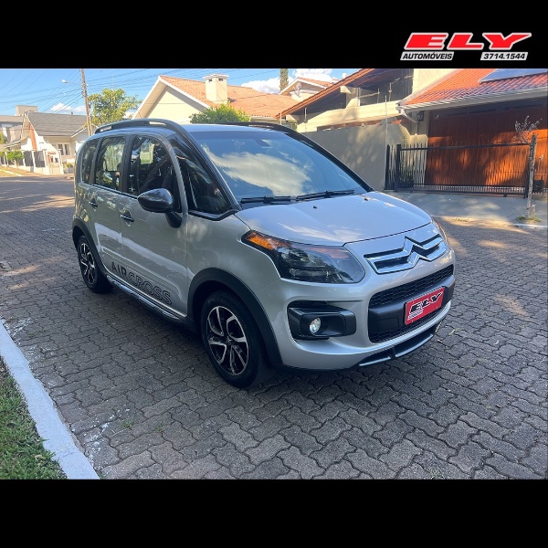 CITROEN AIRCROSS EXCLUSIVE 1.6 2015/2015 ELY AUTOMÓVEIS LAJEADO / Carros no Vale