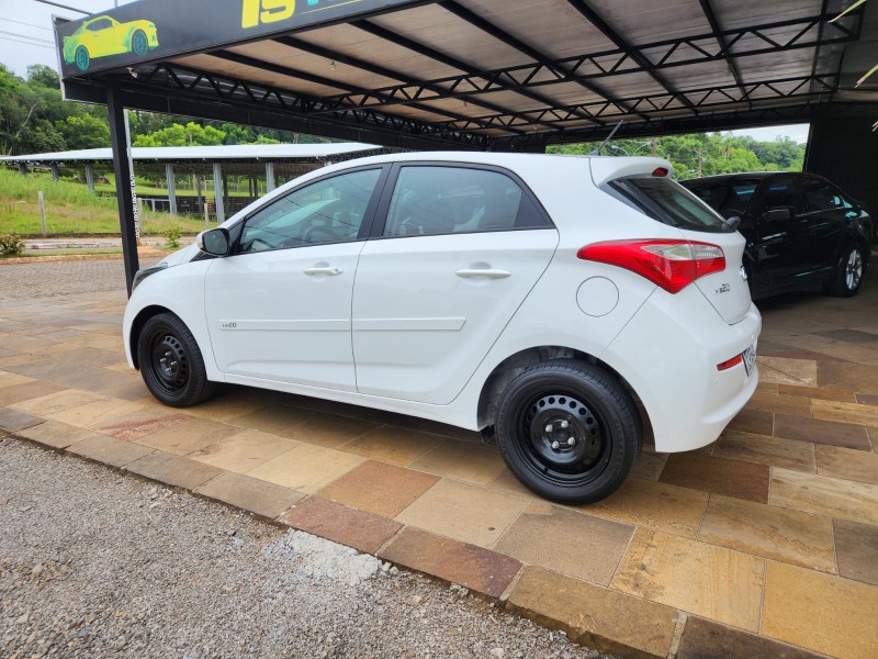 HYUNDAI HB20 1.6 COMFORT 2016/2017 TS VEÍCULOS ANTA GORDA / Carros no Vale