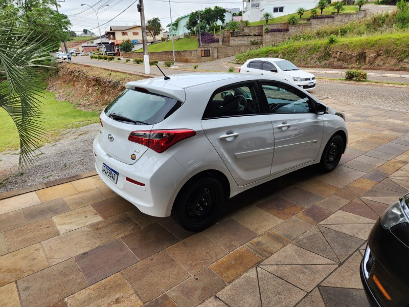HYUNDAI HB20 1.6 COMFORT 2016/2017 TS VEÍCULOS ANTA GORDA / Carros no Vale