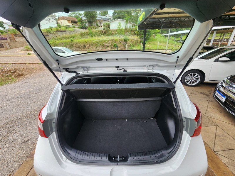 HYUNDAI HB20 1.6 COMFORT 2016/2017 TS VEÍCULOS ANTA GORDA / Carros no Vale
