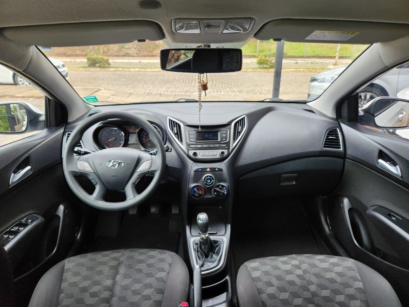 HYUNDAI HB20 1.6 COMFORT 2016/2017 TS VEÍCULOS ANTA GORDA / Carros no Vale