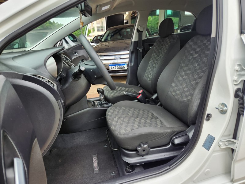 HYUNDAI HB20 1.6 COMFORT 2016/2017 TS VEÍCULOS ANTA GORDA / Carros no Vale