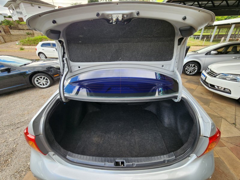 TOYOTA COROLLA ALTIS 2.0 2010/2011 TS VEÍCULOS ANTA GORDA / Carros no Vale