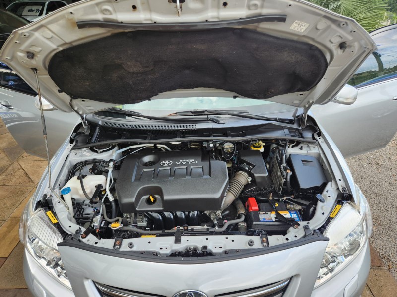 TOYOTA COROLLA ALTIS 2.0 2010/2011 TS VEÍCULOS ANTA GORDA / Carros no Vale