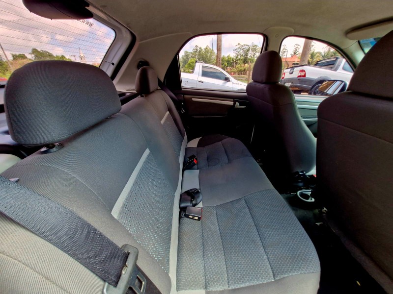 CHEVROLET CELTA 1.0 LT 2015/2015 CRUZEIRO MULTIMARCAS CRUZEIRO DO SUL / Carros no Vale