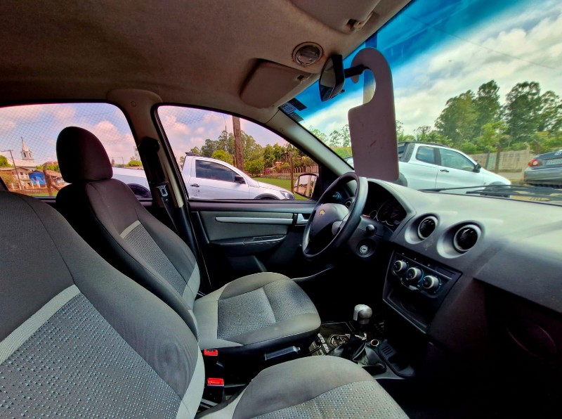 CHEVROLET CELTA 1.0 LT 2015/2015 CRUZEIRO MULTIMARCAS CRUZEIRO DO SUL / Carros no Vale
