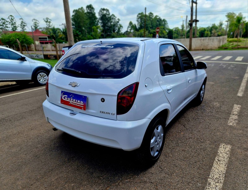 CHEVROLET CELTA 1.0 LT 2015/2015 CRUZEIRO MULTIMARCAS CRUZEIRO DO SUL / Carros no Vale