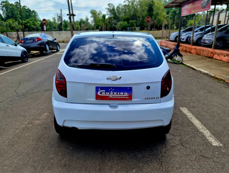 CHEVROLET CELTA 1.0 LT 2015/2015 CRUZEIRO MULTIMARCAS CRUZEIRO DO SUL / Carros no Vale