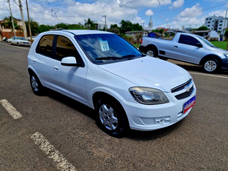 CHEVROLET CELTA 1.0 LT 2015/2015 CRUZEIRO MULTIMARCAS CRUZEIRO DO SUL / Carros no Vale