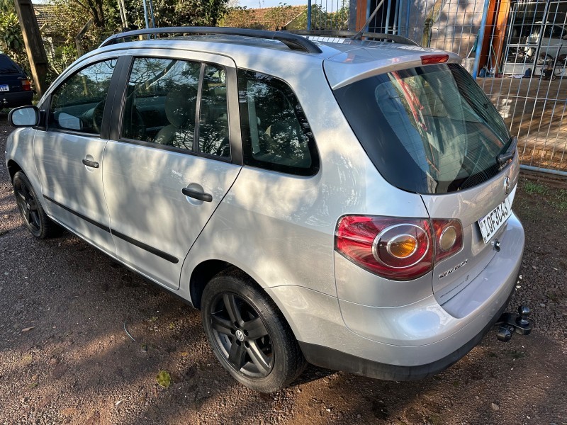 VOLKSWAGEN SPACEFOX 1.6 MI ROUTE 8V /2010 MENEGHINI VEÍCULOS ARROIO DO MEIO / Carros no Vale