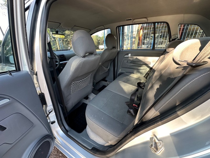 VOLKSWAGEN SPACEFOX 1.6 MI ROUTE 8V /2010 MENEGHINI VEÍCULOS ARROIO DO MEIO / Carros no Vale
