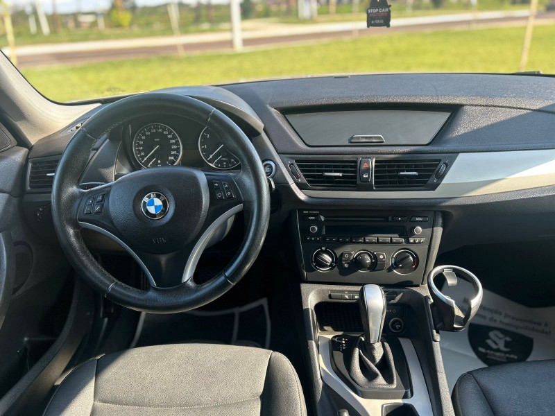 BMW X1 2.0 16V GASOLINA SDRIVE18I 4P AUTOMÁTICO /2012 NEURI VEÍCULOS LAJEADO / Carros no Vale