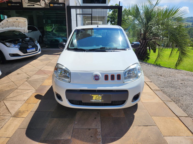 FIAT UNO VIVACE 1.0 2014 2013/2014 TS VEÍCULOS ANTA GORDA / Carros no Vale