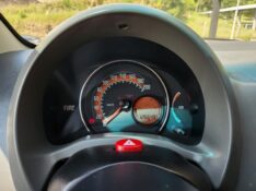FIAT UNO VIVACE 1.0 2014 2013/2014 TS VEÍCULOS ANTA GORDA / Carros no Vale