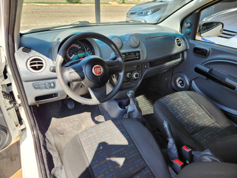 FIAT UNO VIVACE 1.0 2014 2013/2014 TS VEÍCULOS ANTA GORDA / Carros no Vale