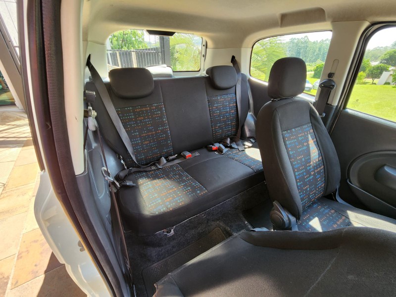 FIAT UNO VIVACE 1.0 2014 2013/2014 TS VEÍCULOS ANTA GORDA / Carros no Vale