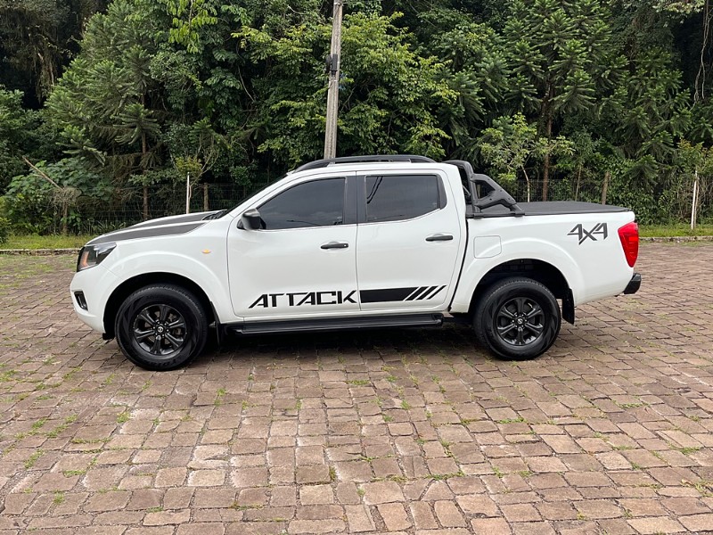 NISSAN FRONTIER 2.3 16V TURBO DIESEL ATTACK CD 4X4 AUTOMÁTICO 2020/2020 BOSCO AUTOMÓVEIS GUAPORÉ / Carros no Vale