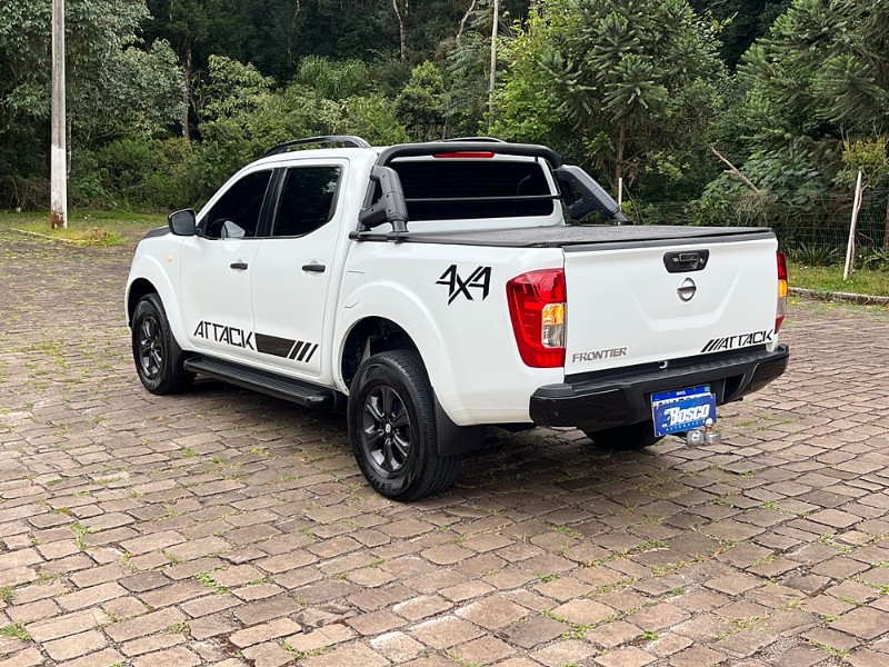 NISSAN FRONTIER 2.3 16V TURBO DIESEL ATTACK CD 4X4 AUTOMÁTICO 2020/2020 BOSCO AUTOMÓVEIS GUAPORÉ / Carros no Vale