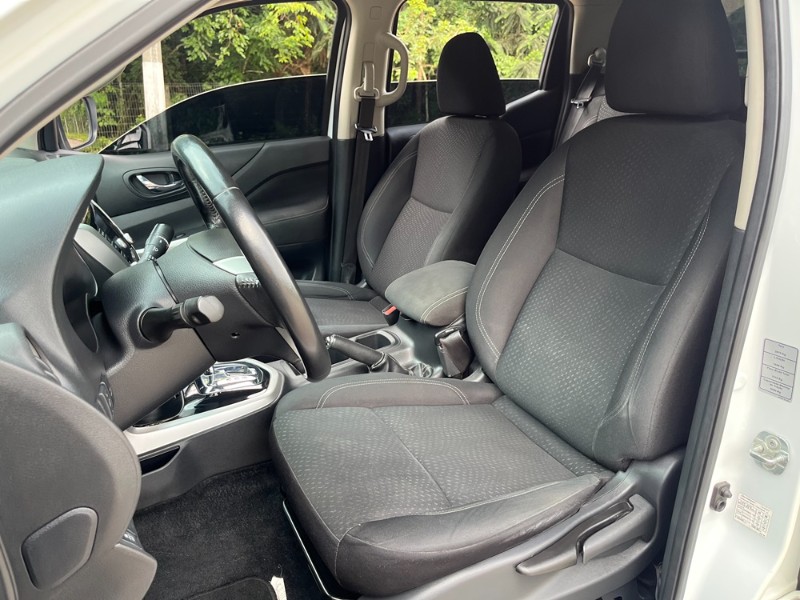 NISSAN FRONTIER 2.3 16V TURBO DIESEL ATTACK CD 4X4 AUTOMÁTICO 2020/2020 BOSCO AUTOMÓVEIS GUAPORÉ / Carros no Vale