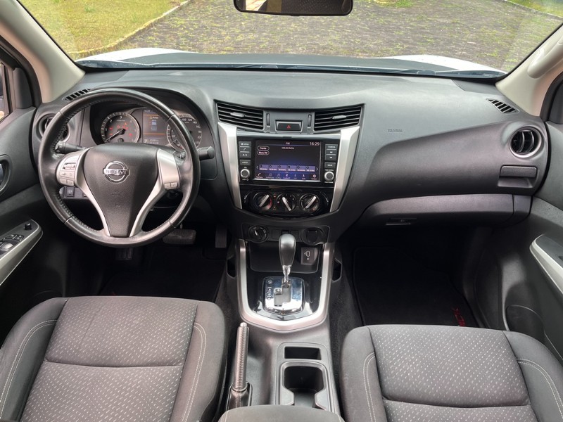NISSAN FRONTIER 2.3 16V TURBO DIESEL ATTACK CD 4X4 AUTOMÁTICO 2020/2020 BOSCO AUTOMÓVEIS GUAPORÉ / Carros no Vale