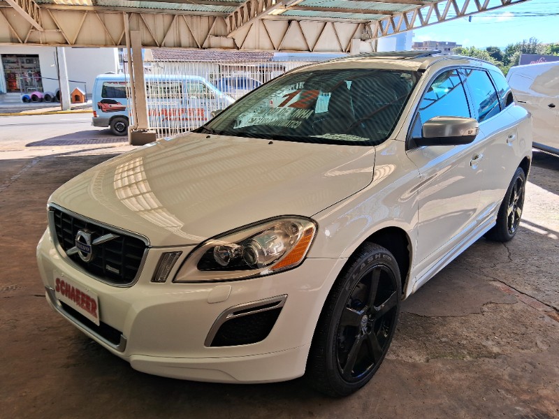 VOLVO XC 60 T5 R-DESIGN 2.0 AWD 2012/2012 SCHAEFER AUTOMÓVEIS TEUTÔNIA / Carros no Vale
