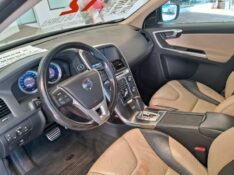 VOLVO XC 60 T5 R-DESIGN 2.0 AWD 2012/2012 SCHAEFER AUTOMÓVEIS TEUTÔNIA / Carros no Vale