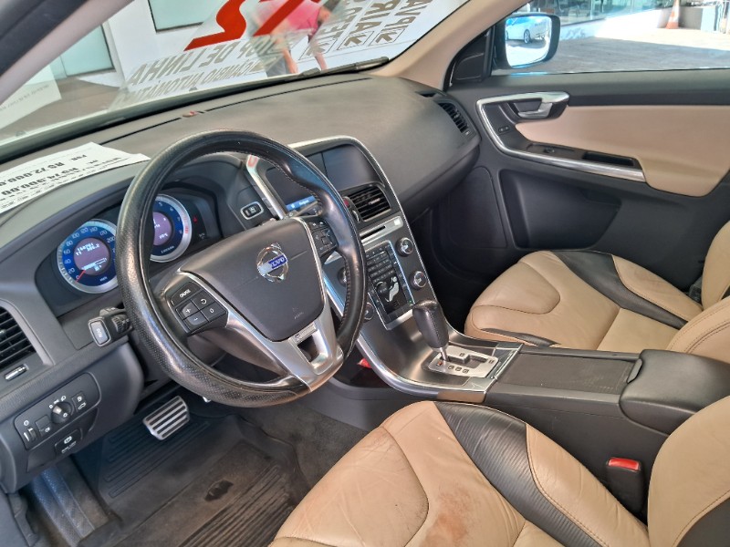 VOLVO XC 60 T5 R-DESIGN 2.0 AWD 2012/2012 SCHAEFER AUTOMÓVEIS TEUTÔNIA / Carros no Vale