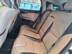 VOLVO XC 60 T5 R-DESIGN 2.0 AWD 2012/2012 SCHAEFER AUTOMÓVEIS TEUTÔNIA / Carros no Vale