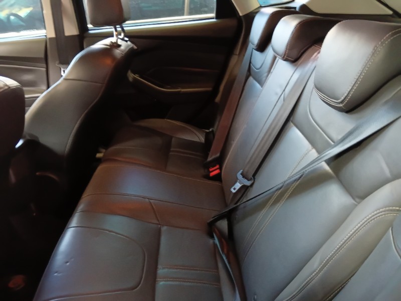 FORD FOCUS TITANIUM 2.0 2015/2015 SCHAEFER AUTOMÓVEIS TEUTÔNIA / Carros no Vale