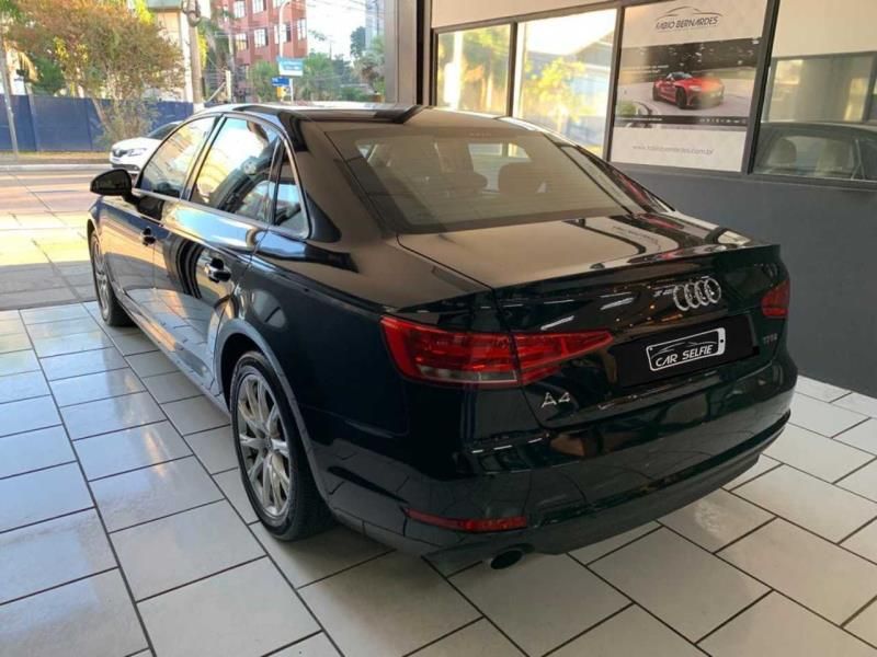 AUDI A4 2.0 TFSI ATTRACTION GASOLINA 4P S TRONIC 2017/2018 FÁBIO BERNARDES PORTO ALEGRE / Carros no Vale