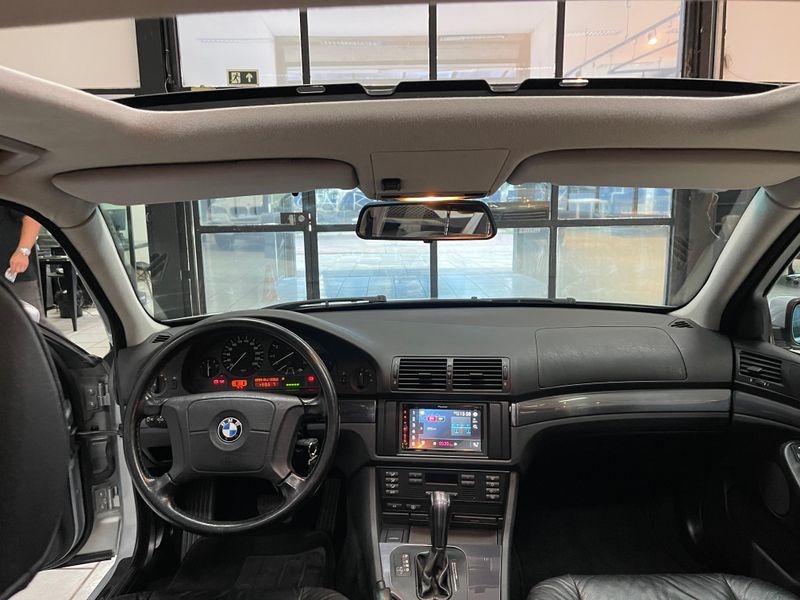 BMW 528I 2.8 SEDAN 24V GASOLINA 4P AUTOMÁTICO 1997/1997 FÁBIO BERNARDES PORTO ALEGRE / Carros no Vale